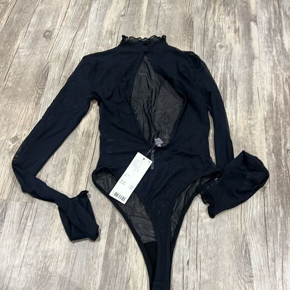 Urban Outfitters  - Picture 2 of 2